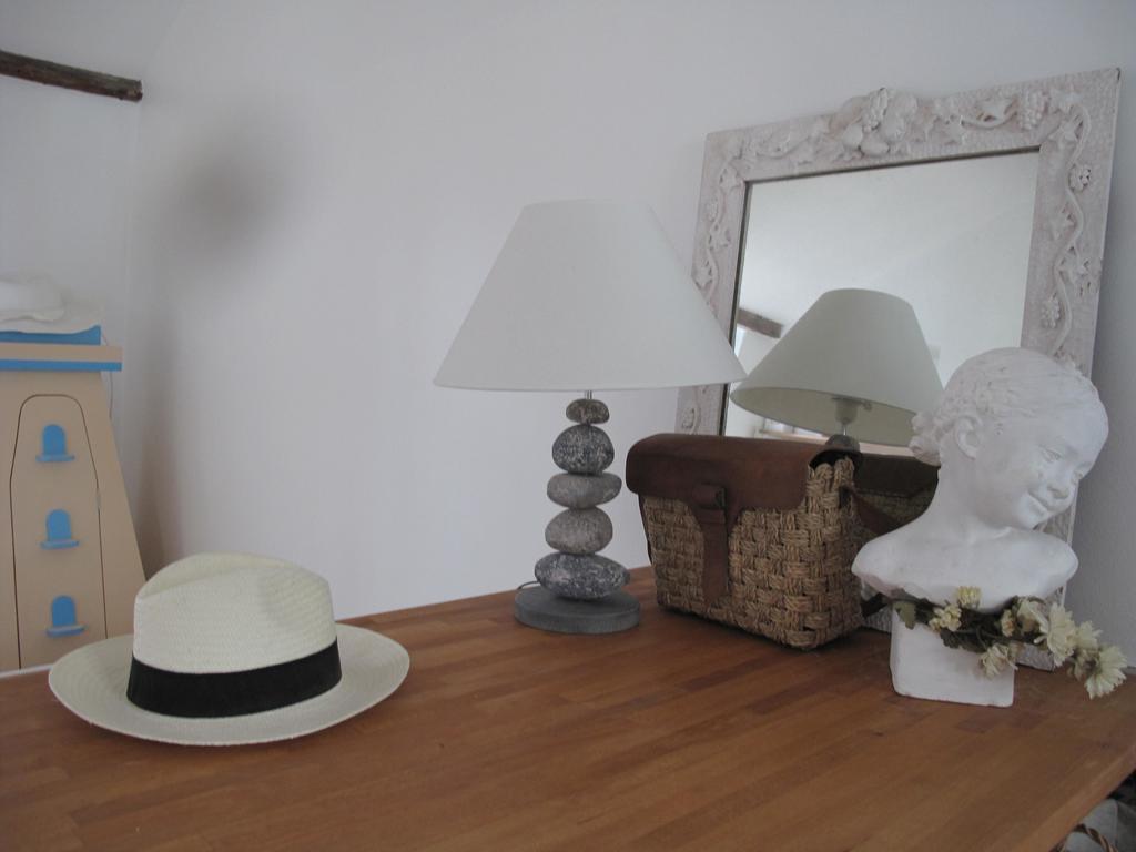 La Maison Bleue, Authentique Et Charmante Maison De Pecheur トルヴィル＝シュル＝メール エクステリア 写真